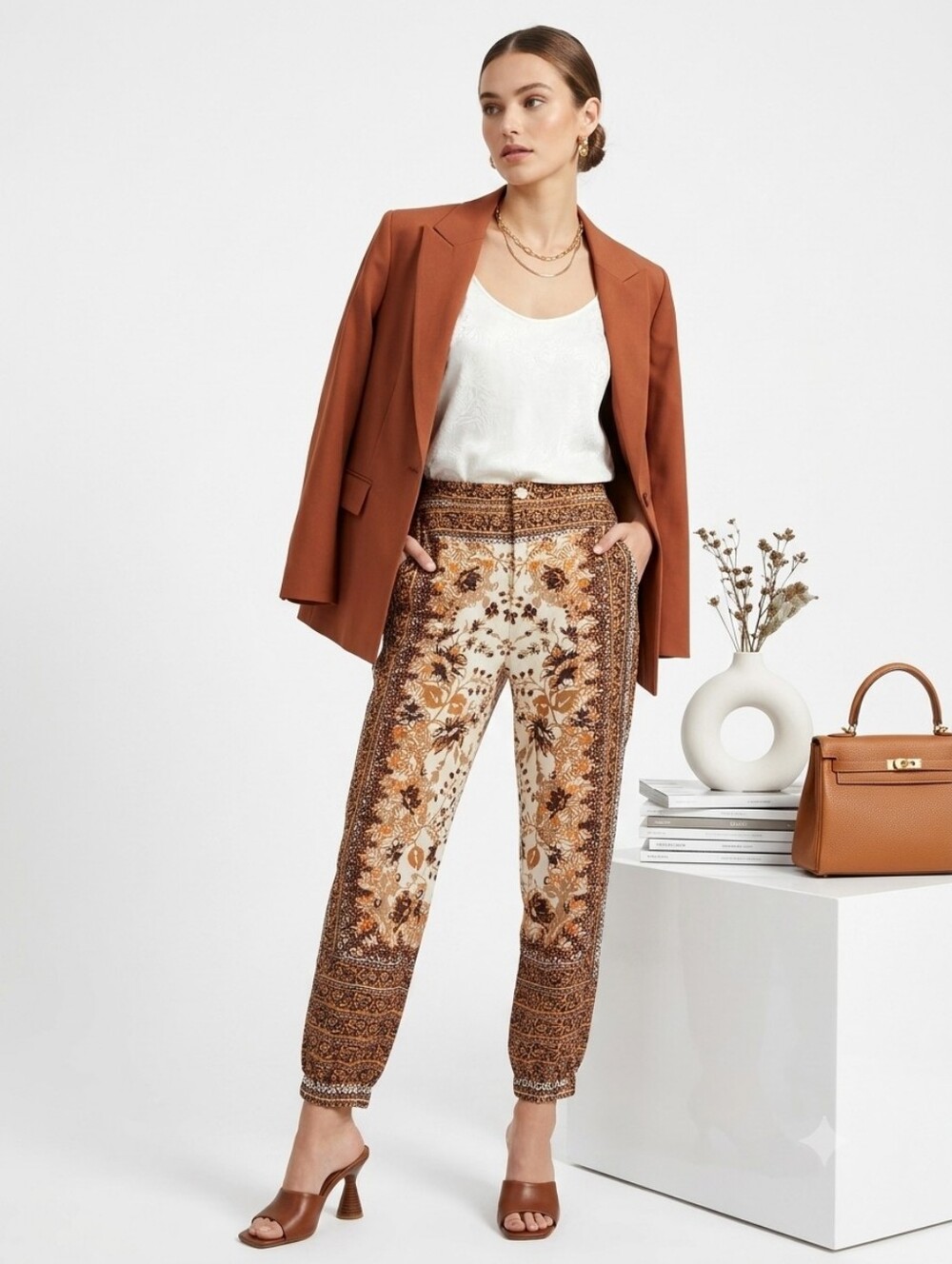 Anthropologie ✨️ Women's Linen Cream and Brown Floral Pants Size 2
